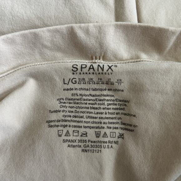 Spanx Woman’s Beige Shapewear Shaping Shorts Size Large - Picture 3 of 3